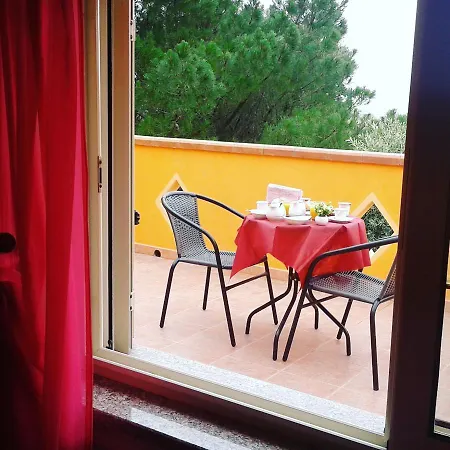 Alojamento de Acomodação e Pequeno-almoço Il Girasole SantʼAnna Arresi