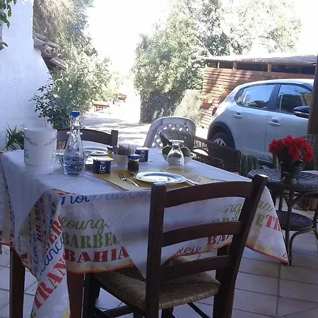 Il Girasole Alojamento de Acomodação e Pequeno-almoço SantʼAnna Arresi